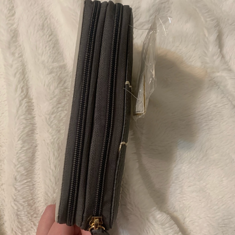 Walet - Picture 7 of 7